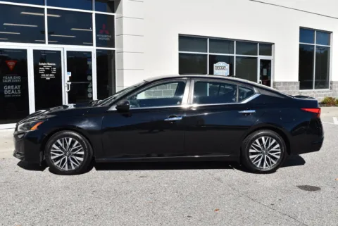 More photos of 2024 Nissan Altima 2.5 SV at Exclusive Motorcars, MD