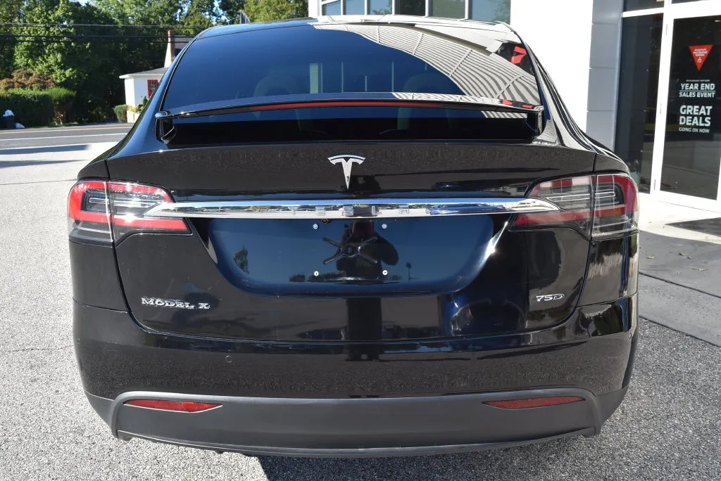 Tesla Model X photo 6