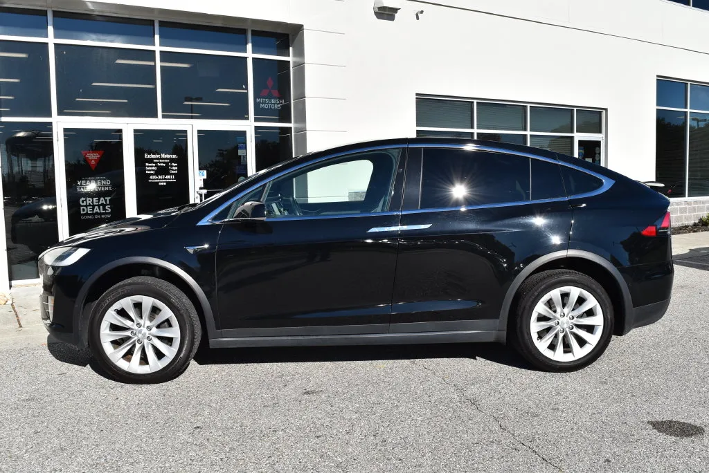 Tesla Model X photo 4