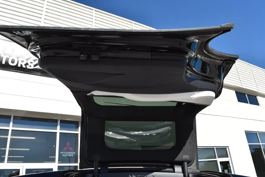 Tesla Model X photo 17