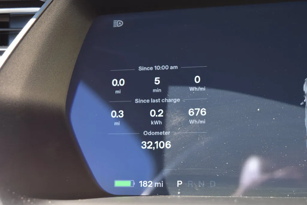 Tesla Model X photo 25