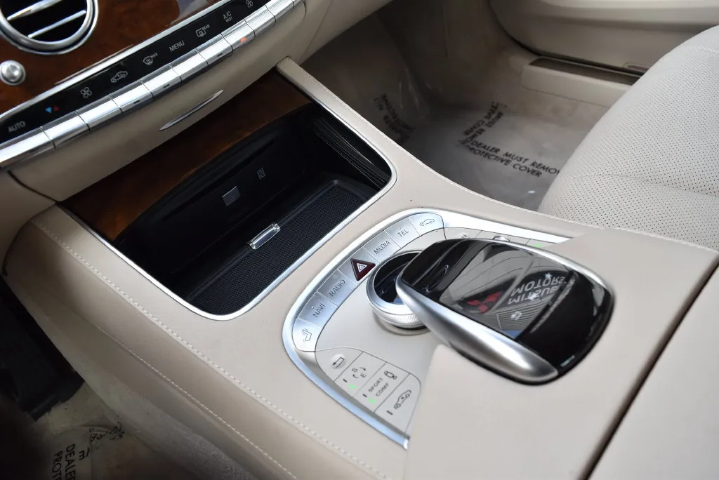 Mercedes-Benz S-Class photo 18