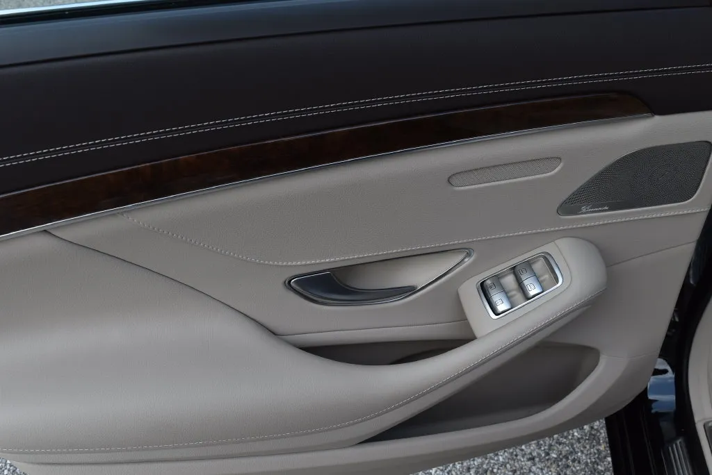 Mercedes-Benz S-Class photo 9