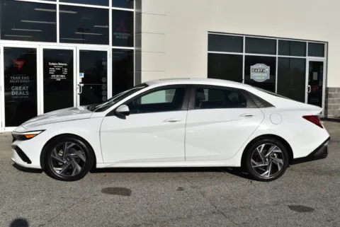 More photos of 2025 Hyundai Elantra Limited at Exclusive Motorcars, MD
