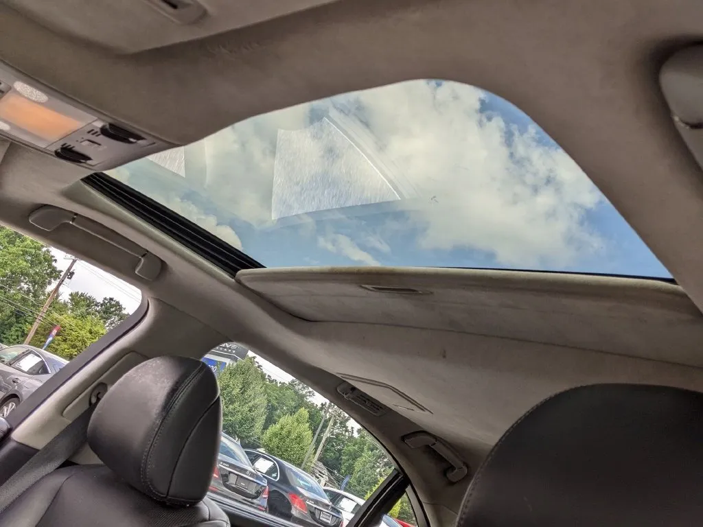 Lexus LS photo 17