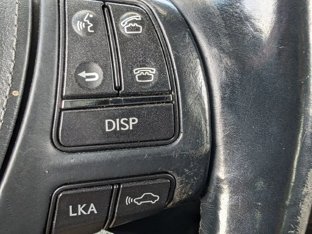 Lexus LS photo 14