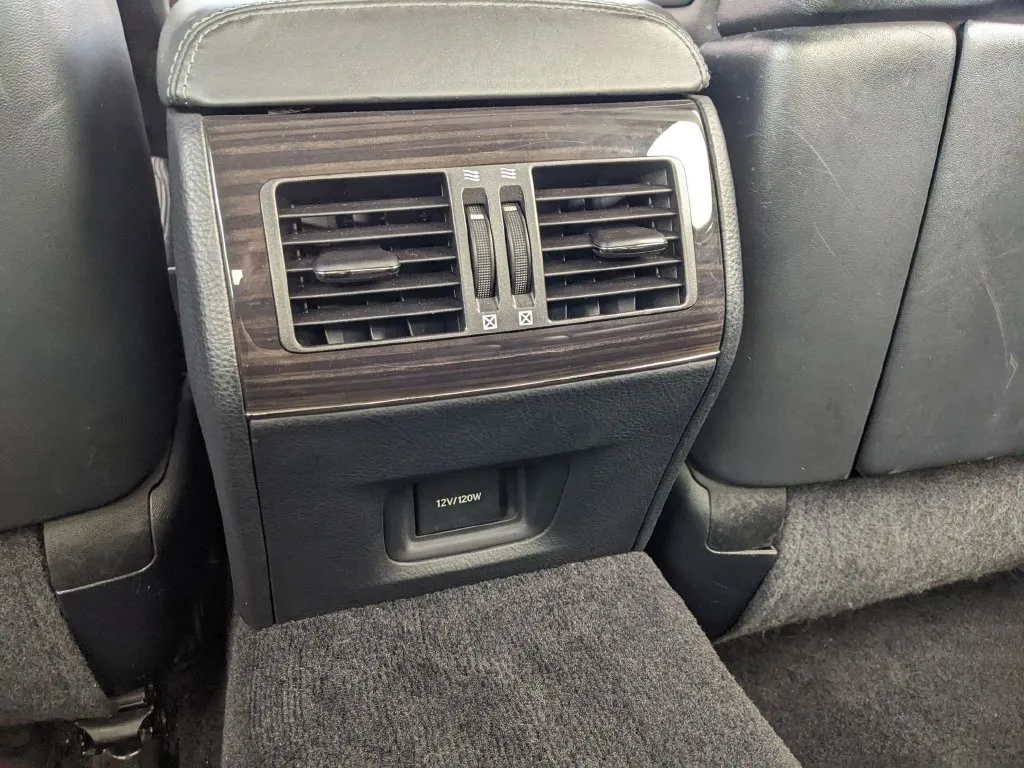 Lexus LS photo 20