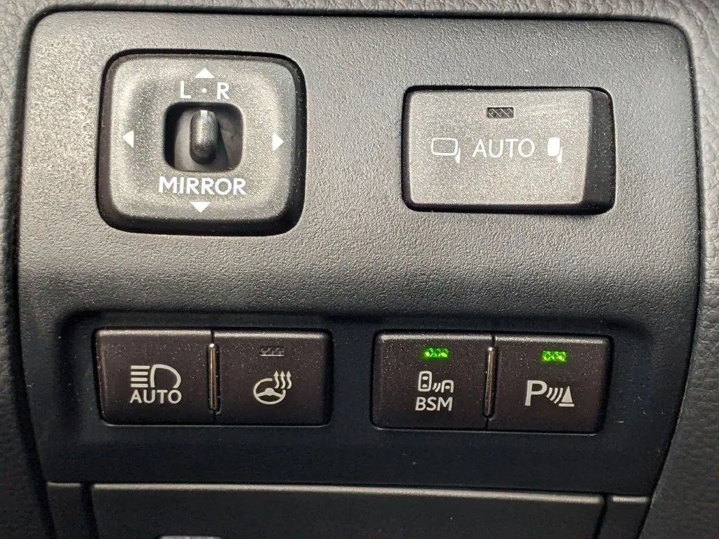 Lexus LS photo 16