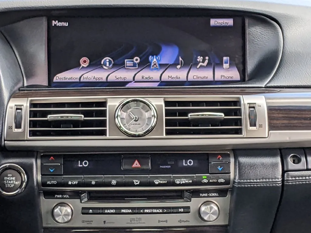 Lexus LS photo 11