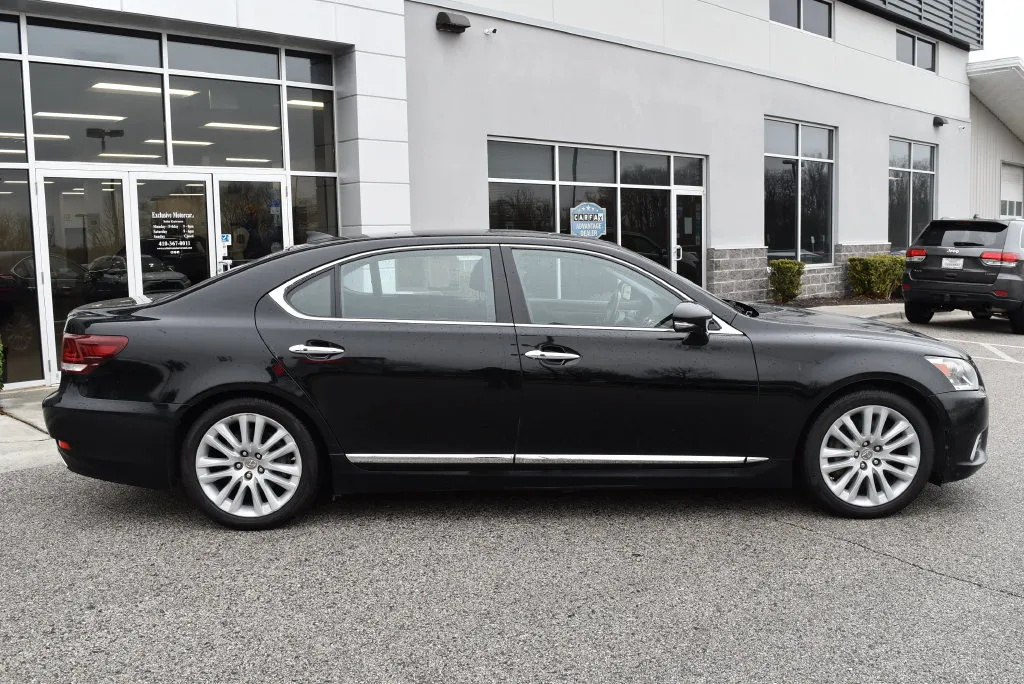 Lexus LS photo 2