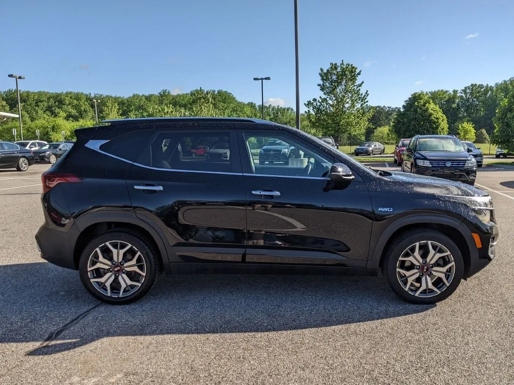 Black 2021 Kia Seltos SX for sale in Randallstown, MD