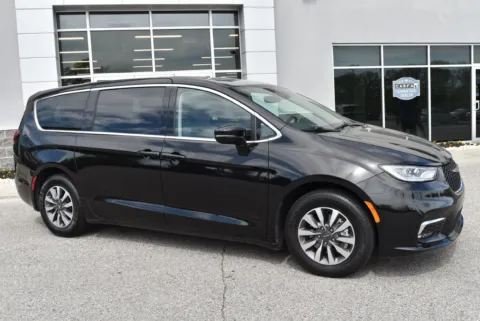 Photos of 2024 Chrysler Pacifica Hybrid Select for sale in Randallstown, MD at Exclusive Motorcars