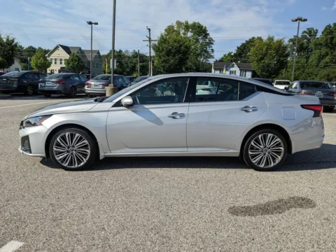 Another view of 2023 Nissan Altima 2.5 SL for sale in Randallstown, MD at Exclusive Motorcars