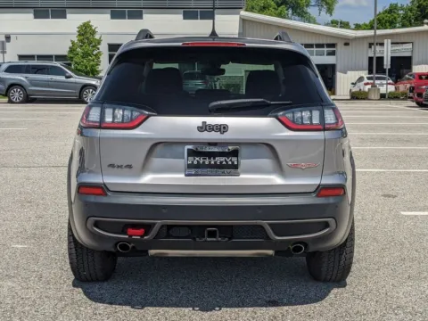 More photos of 2019 Jeep Cherokee Trailhawk at Exclusive Motorcars, MD