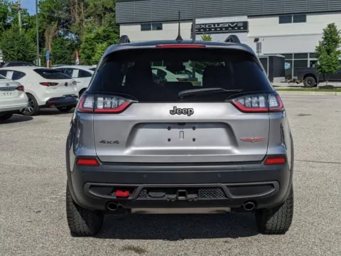 More photos of 2019 Jeep Cherokee Trailhawk at Exclusive Motorcars, MD