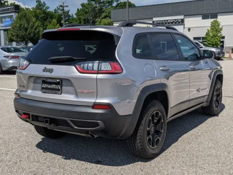 More photos of 2019 Jeep Cherokee Trailhawk at Exclusive Motorcars, MD