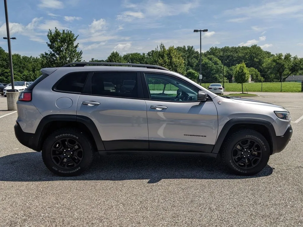 2019 Jeep Cherokee Trailhawk's photo
