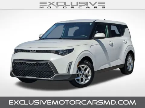White 2023 Kia Soul LX for sale in Randallstown, MD
