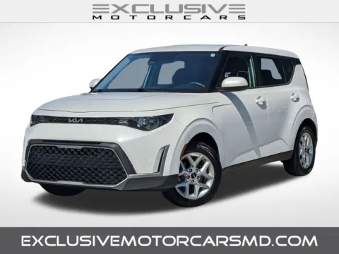 White 2023 Kia Soul LX for sale in Randallstown, MD