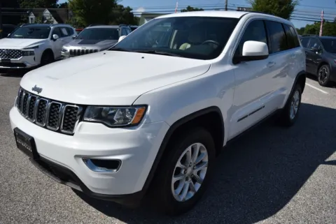 More photos of 2022 Jeep Grand Cherokee WK Laredo E at Exclusive Motorcars, MD