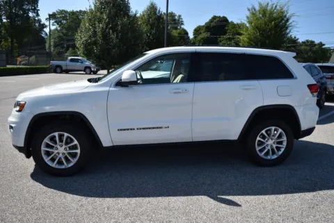 More photos of 2022 Jeep Grand Cherokee WK Laredo E at Exclusive Motorcars, MD
