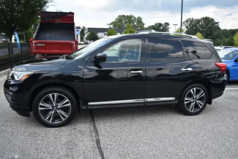 More photos of 2020 Nissan Pathfinder Platinum at Exclusive Motorcars, MD