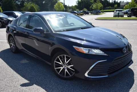 Blue 2022 Toyota Camry Hybrid XLE for sale in Randallstown, MD