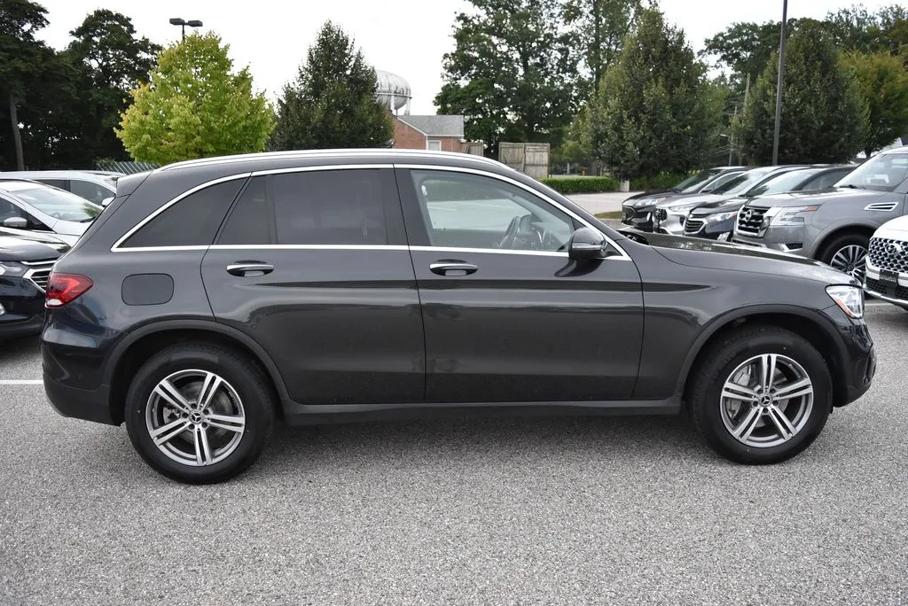 2021 Mercedes-Benz GLC GLC300's photo