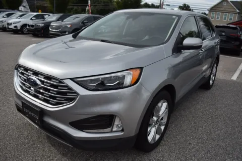 More photos of 2022 Ford Edge Titanium at Exclusive Motorcars, MD