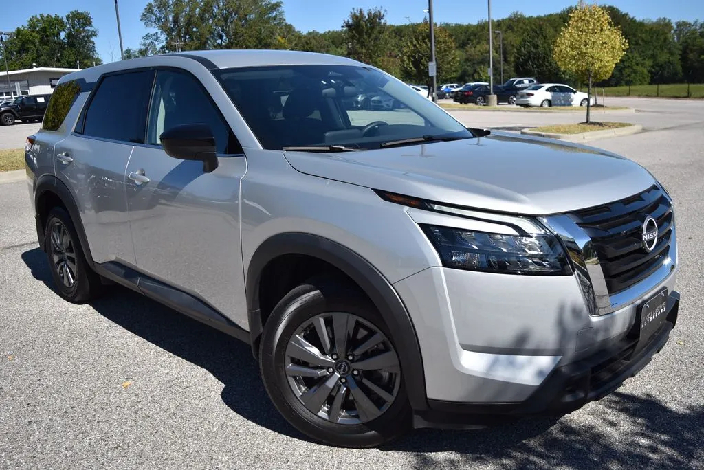 Silver 2024 Nissan Pathfinder S for sale in Randallstown, MD