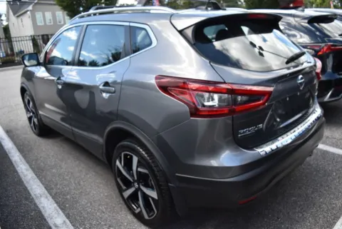 More photos of 2022 Nissan Rogue Sport SL at Exclusive Motorcars, MD