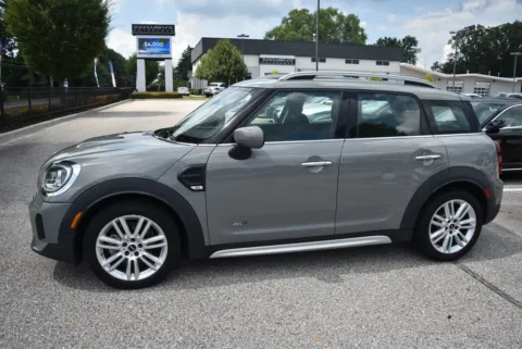 More photos of 2022 MINI Cooper Countryman ALL4 Cooper ALL4 at Exclusive Motorcars, MD
