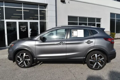 More photos of 2022 Nissan Rogue Sport SL at Exclusive Motorcars, MD