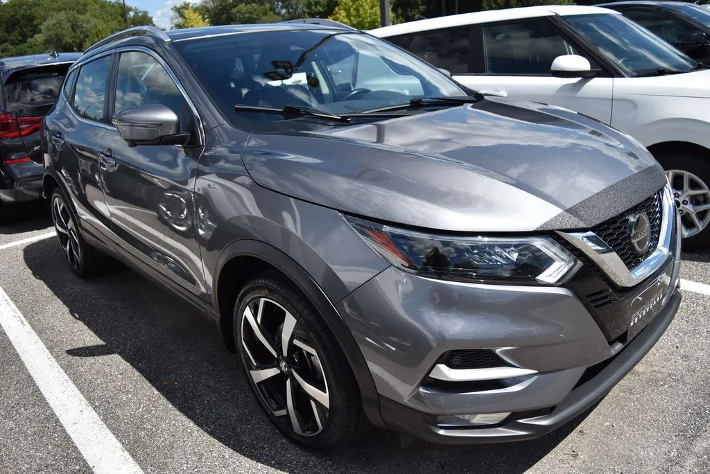2022 Nissan Rogue Sport SL