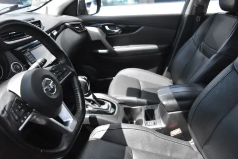 More photos of 2022 Nissan Rogue Sport SL at Exclusive Motorcars, MD