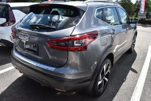 More photos of 2022 Nissan Rogue Sport SL at Exclusive Motorcars, MD