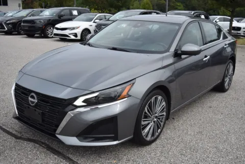More photos of 2023 Nissan Altima 2.5 SL at Exclusive Motorcars, MD