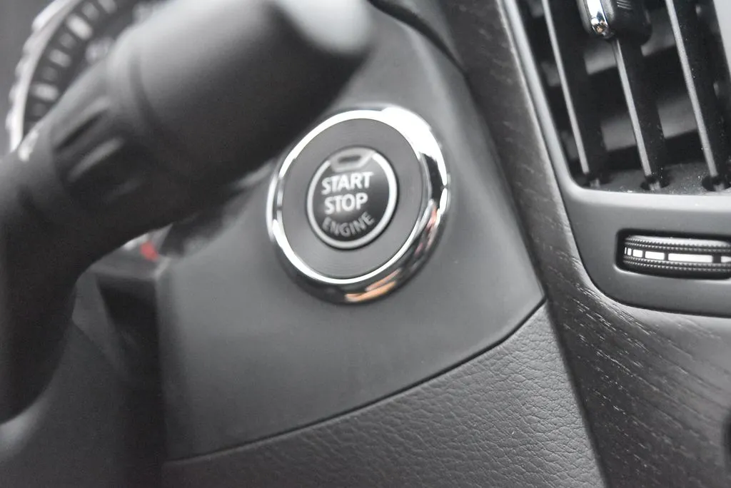 Infiniti Q50 photo 21