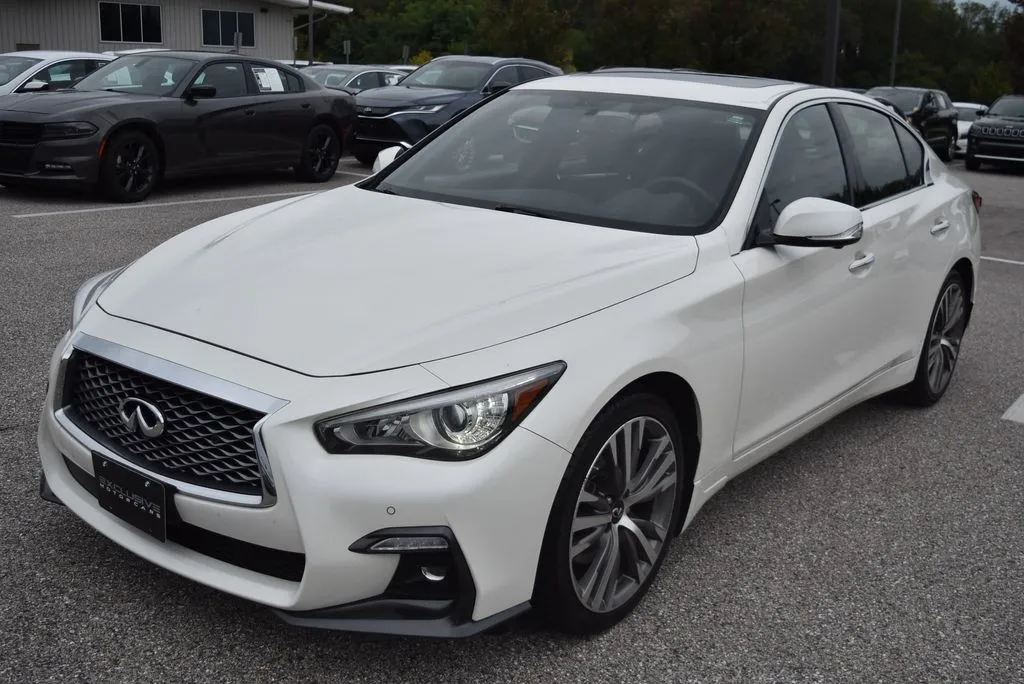 Infiniti Q50 photo 5