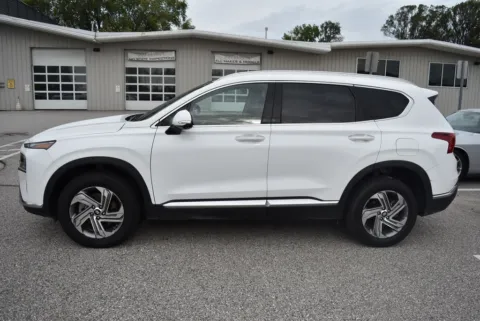 More photos of 2023 Hyundai Santa Fe SEL at Exclusive Motorcars, MD