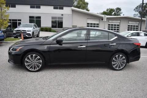 More photos of 2023 Nissan Altima 2.5 SL at Exclusive Motorcars, MD