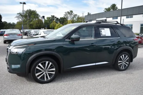 More photos of 2022 Nissan Pathfinder Platinum at Exclusive Motorcars, MD