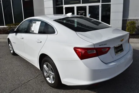 More photos of 2024 Chevrolet Malibu LT at Exclusive Motorcars, MD