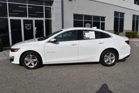 More photos of 2024 Chevrolet Malibu LT at Exclusive Motorcars, MD