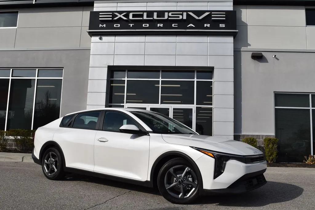 2025 Kia K4 LXS's photo