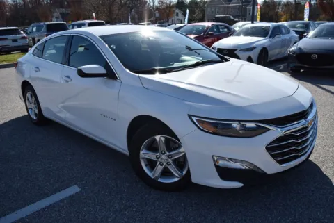White 2024 Chevrolet Malibu LT for sale in Randallstown, MD