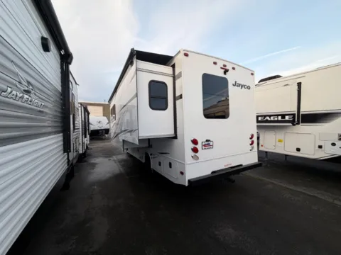 More photos of 2026 Jayco Melbourne 24L at Valley RV Supercenter, WA