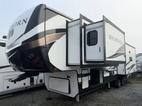 More photos of 2021 Heartland Rvs BIGHORN 3375S at Valley RV Supercenter, WA