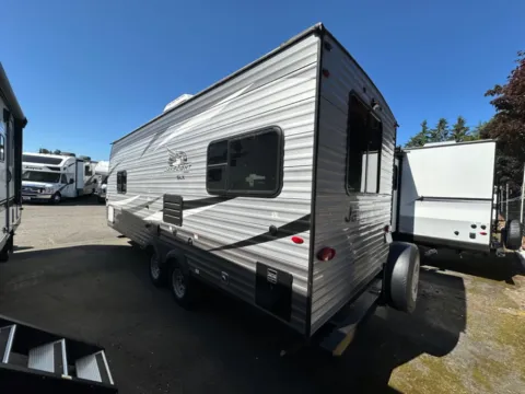 More photos of 2021 Jayco Jay-Flight 212QBW at Valley RV Supercenter, WA