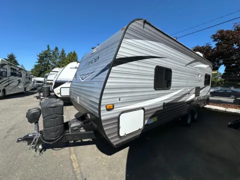 More photos of 2021 Jayco Jay-Flight 212QBW at Valley RV Supercenter, WA